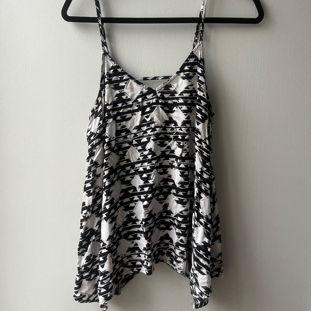 Black & White Triangle Patterned Tank Top, Mossino Supply Co., Size L